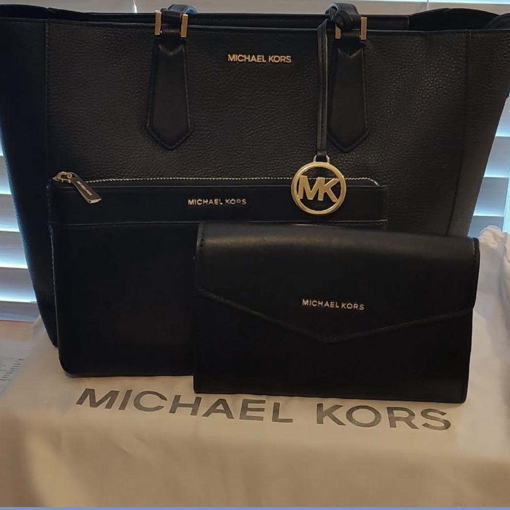 Michael Kors 3 in 1 Tote
